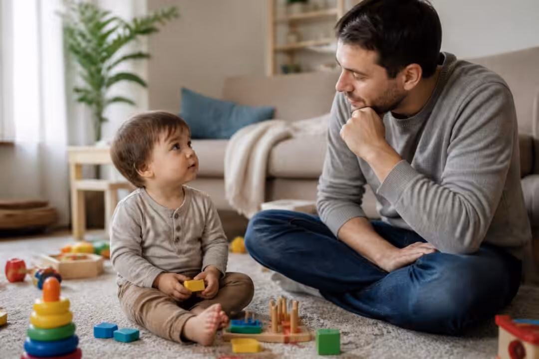 découvrez quand s'inquiéter si votre enfant ne parle pas encore et à quel moment consulter un orthophoniste pour un accompagnement adapté.