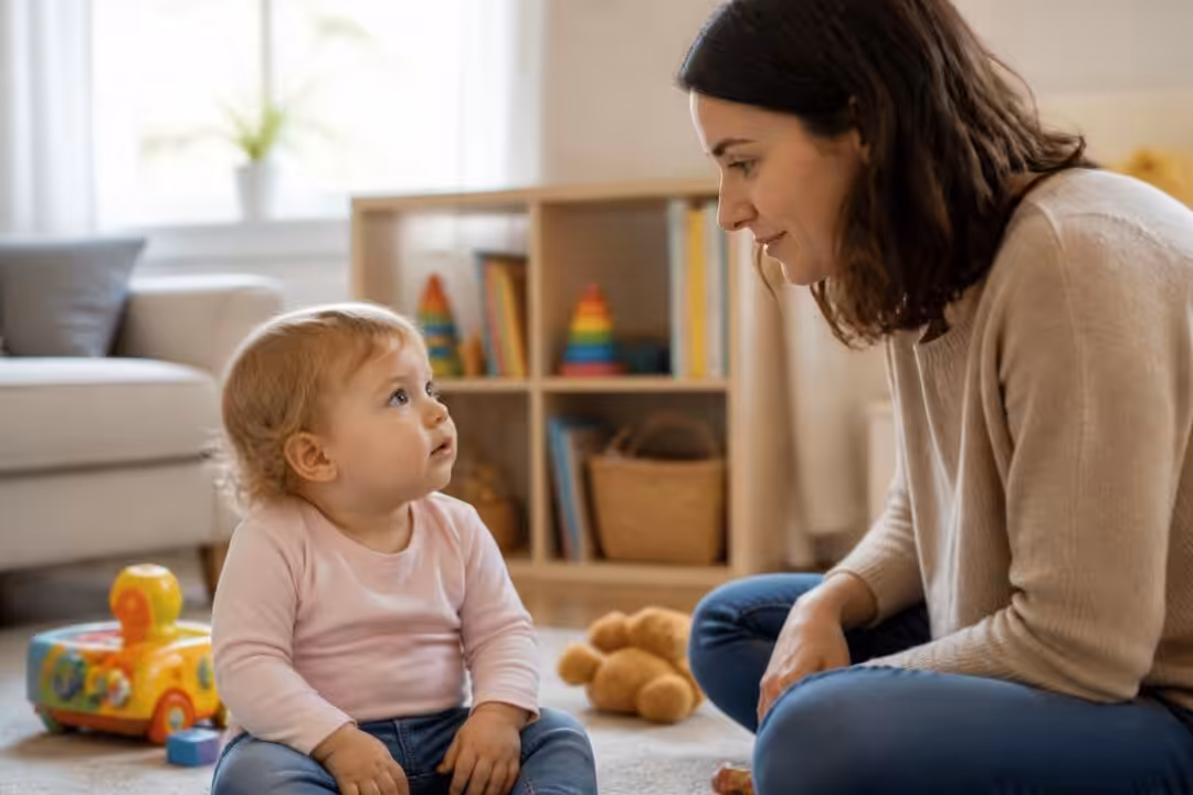 découvrez quand il est normal que votre enfant ne parle pas encore, les signes à surveiller et les étapes à suivre pour l'aider à développer son langage.