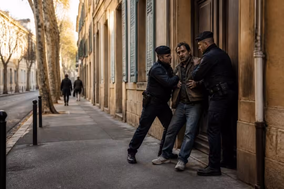 un homme a été interpellé à aix-en-provence pour le viol d'une étudiante, quelques jours après sa sortie de prison. enquête en cours.